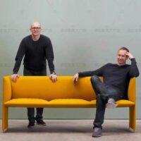 Silla de comedor de tela nórdica ligera de lujo para apartamento pequeño, restaurante, moderna y sencilla silla de pared para sala de estar, sofá pequeño de diseño BEJUSTSIMPLE